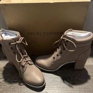 Kelsi Dagger Women Tie Taupe Leather Alligator Army Combat Boots NIB 8.5